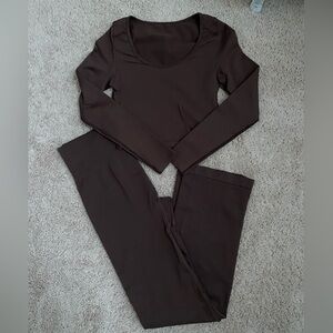 NWOT Women’s Seamless Ribbed Long Sleeve Crop Top & Flare Leggings-Coffee Brown